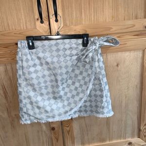 Judith March printed fringed half wrap skirt size L